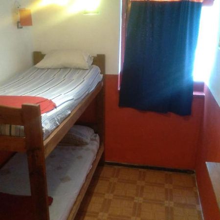 Campo Base Youth Hostel Мендоса Экстерьер фото