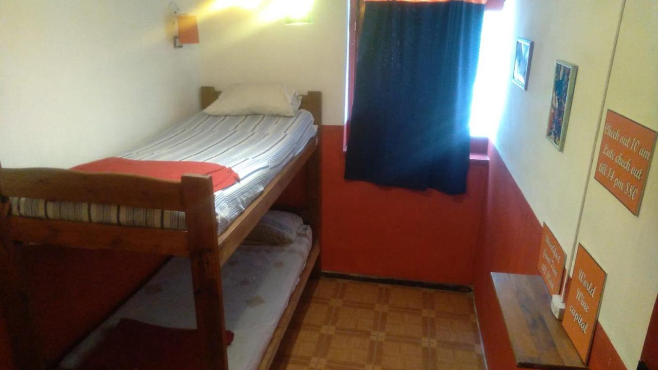 Campo Base Youth Hostel Мендоса Экстерьер фото
